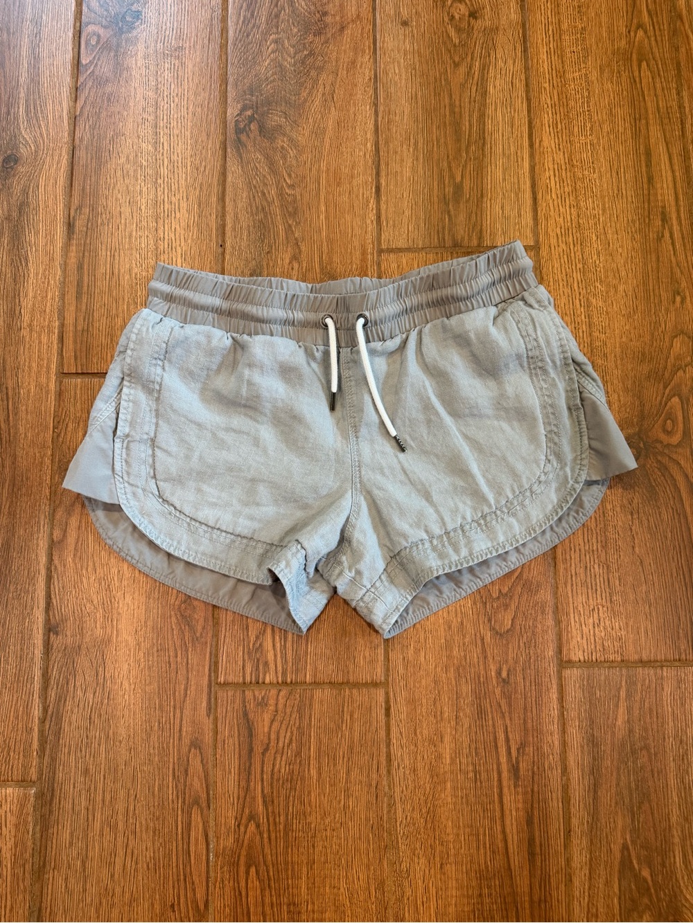 Athleta Women’s Shorts Gray Drawstring Pockets Size 2